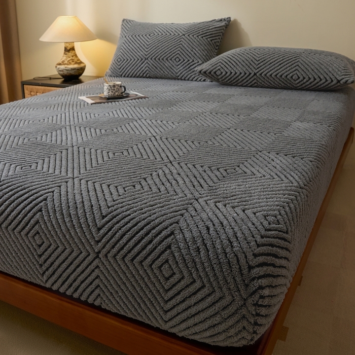 91家纺网 家纺一手货源 找家纺 欧邦 2025新款提花暖阳绒单床笠 慕斯灰