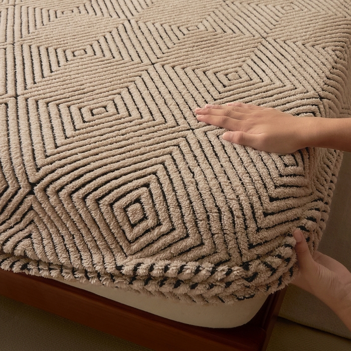 91家纺网 家纺一手货源 找家纺 欧邦 2025新款提花暖阳绒单床笠 檀木咖