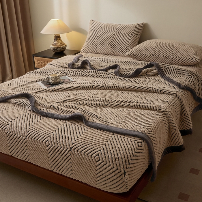 91家纺网 家纺一手货源 找家纺 欧邦 2025新款提花暖阳绒单床笠 檀木咖