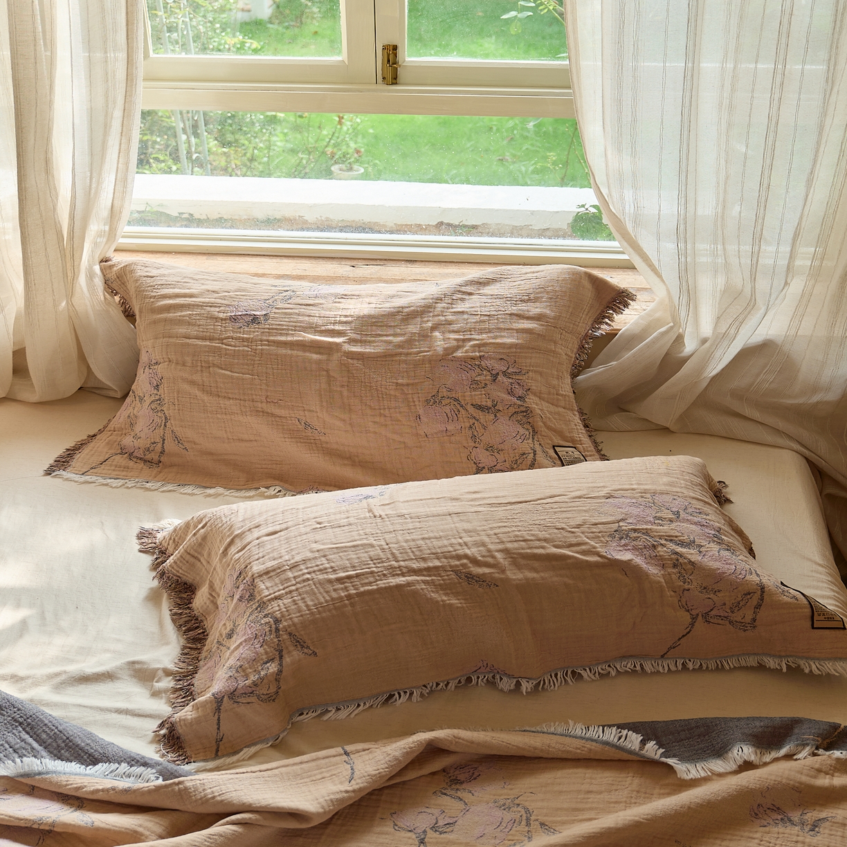 91家纺网 家纺一手货源 找家纺 沐瑟家纺 2025新款四层纱布全棉流苏毯子纱布床盖毛巾被纯棉棉纱夏凉被午睡盖毯 沅蔓