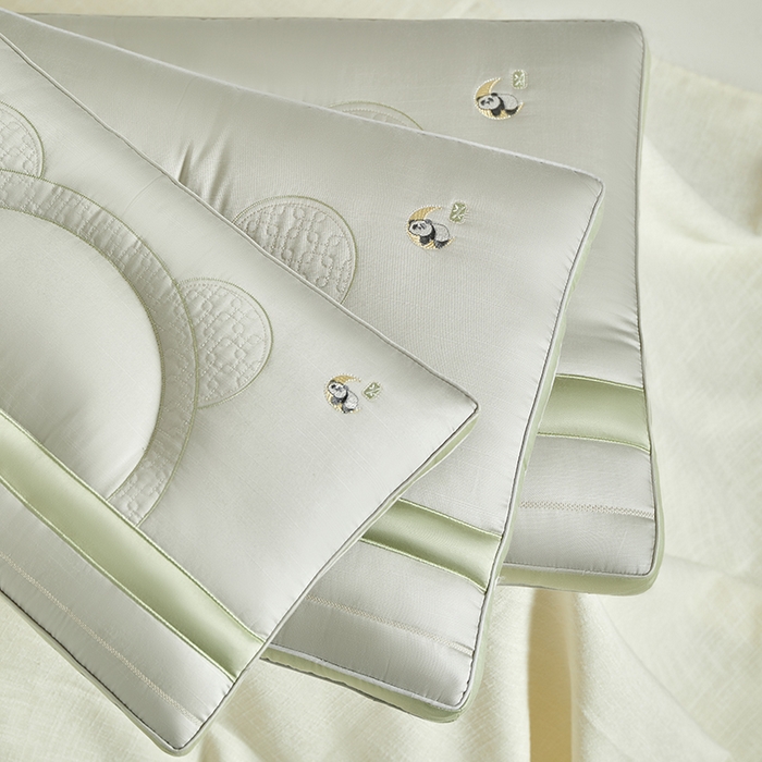 91家纺网 家纺一手货源 找家纺 宇诺家纺 2025新款竹熊胖哒枕头枕芯 竹熊胖哒枕900g