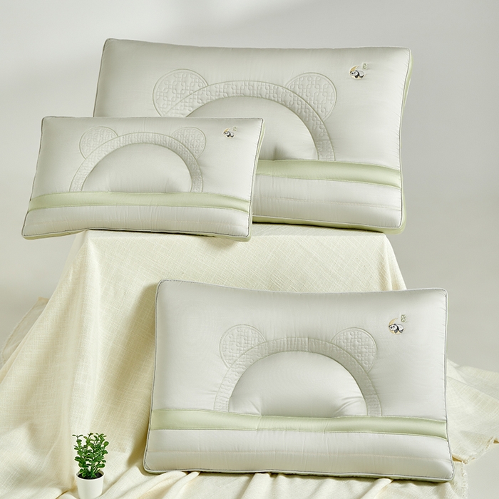 91家纺网 家纺一手货源 找家纺 宇诺家纺 2025新款竹熊胖哒枕头枕芯 竹熊胖哒枕700g