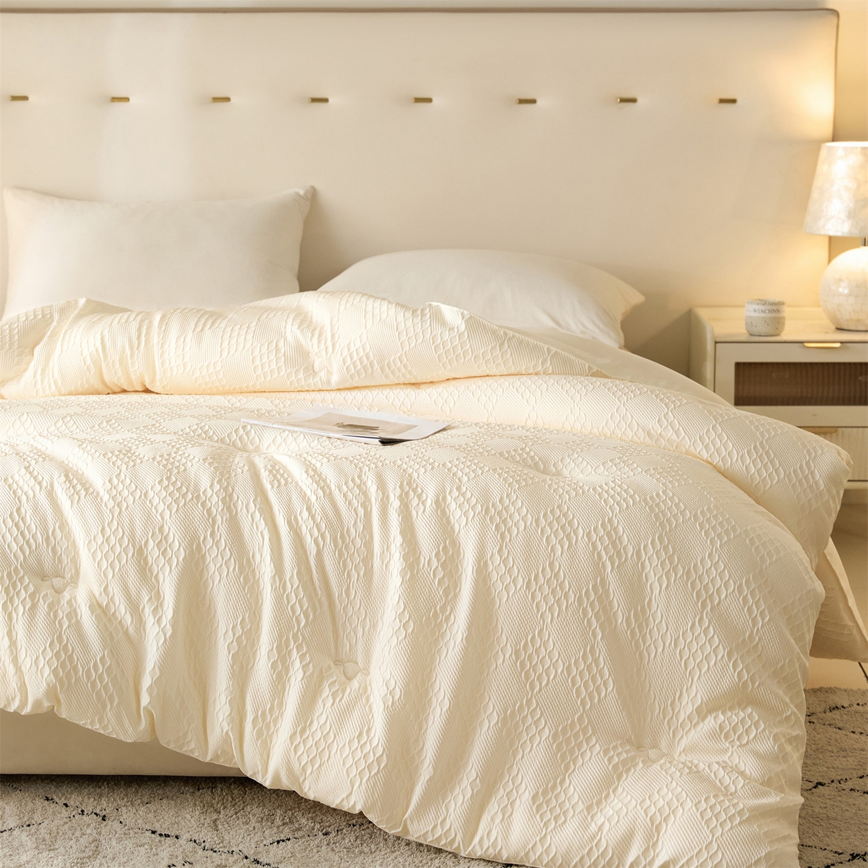 91家纺网 家纺一手货源 找家纺 梵克保罗 2025新款提花羊毛春秋被冬被被子被芯跨境外贸 提花羊毛-奶白