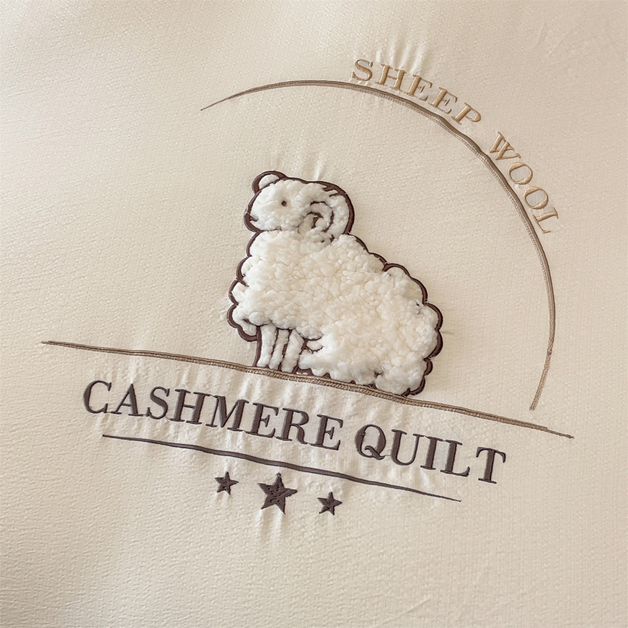 91家纺网 家纺一手货源 找家纺 （总）梵克保罗 2025新款冬日暖阳绣花羊毛秋冬被冬被跨境外贸