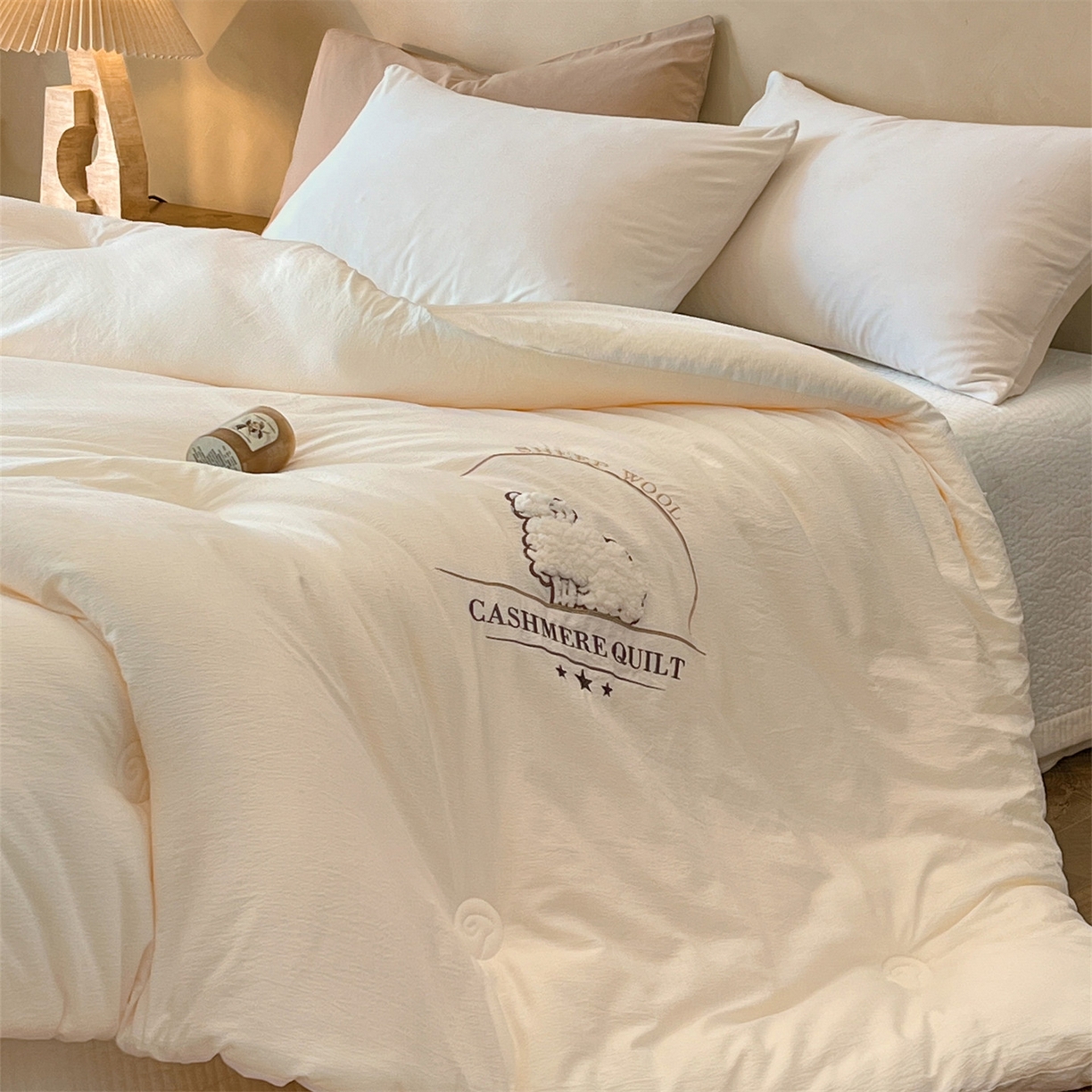 91家纺网 家纺一手货源 找家纺 （总）梵克保罗 2025新款冬日暖阳绣花羊毛秋冬被冬被跨境外贸