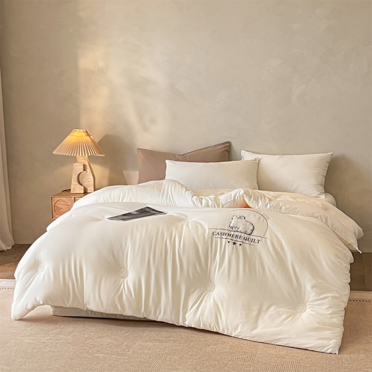 91家纺网 家纺一手货源 找家纺 （总）梵克保罗 2025新款冬日暖阳绣花羊毛秋冬被冬被跨境外贸