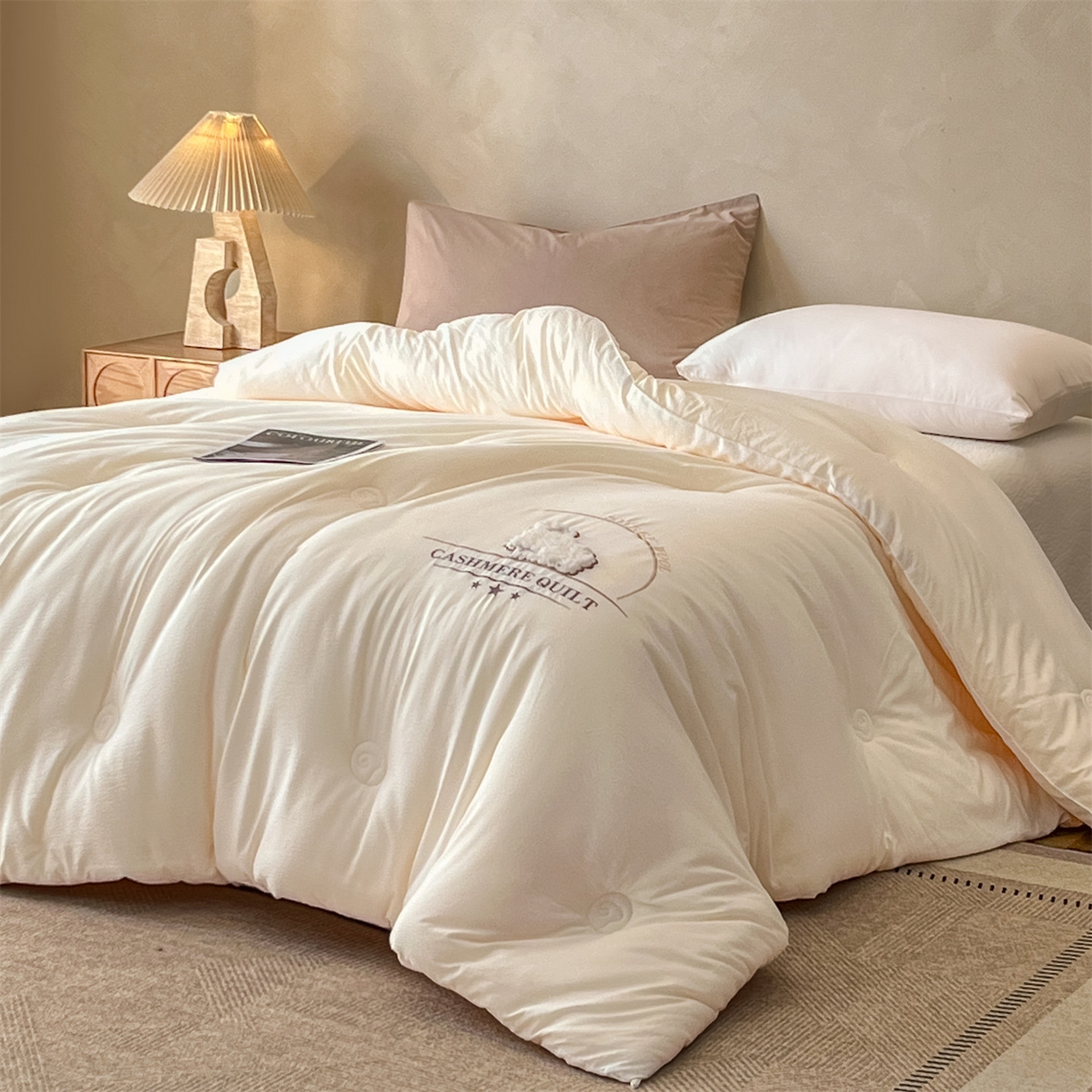 91家纺网 家纺一手货源 找家纺 （总）梵克保罗 2025新款冬日暖阳绣花羊毛秋冬被冬被跨境外贸