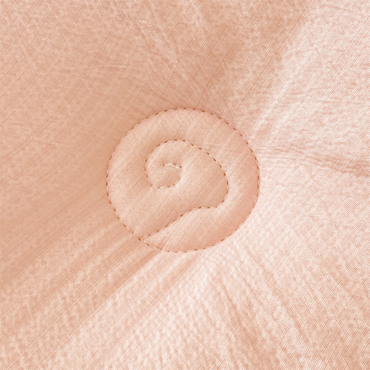 91家纺网 家纺一手货源 找家纺 梵克保罗 2025新款冬日暖阳绣花羊毛秋冬被冬被跨境外贸 绣花-粉