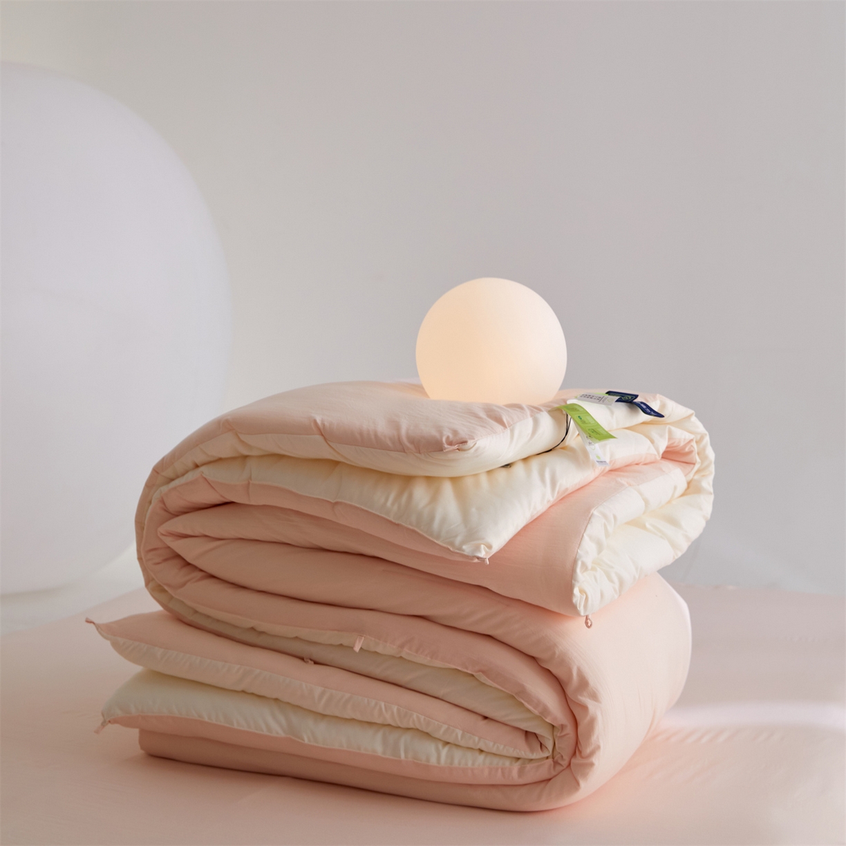 91家纺网 家纺一手货源 找家纺 头等舱 2025新款深睡 零压 软糯 净植力抗菌 防螨 防霉 低致敏 秋冬被（空镜图） 柔云粉