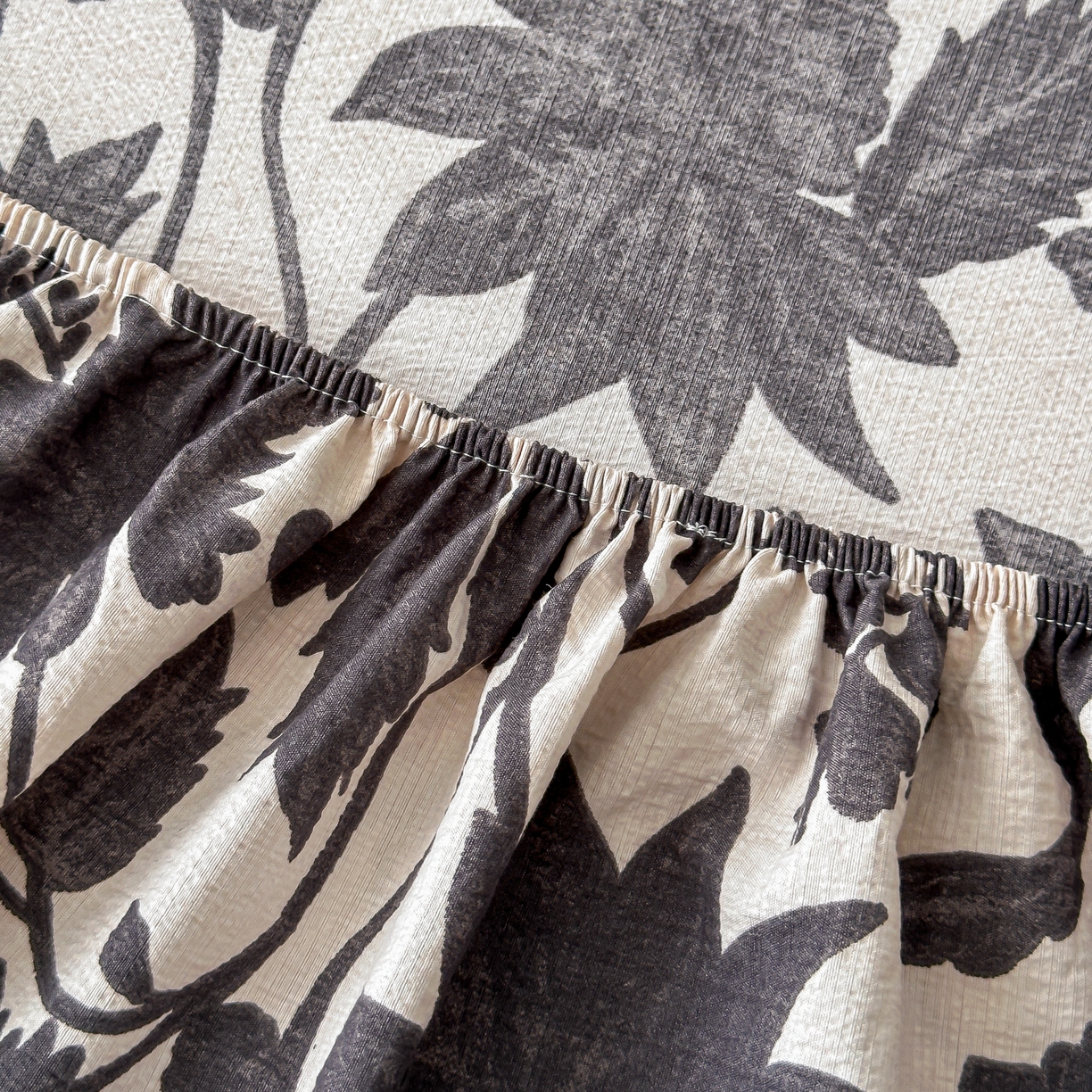 91家纺网 家纺一手货源 找家纺 梦嘉居 2025新款加厚亚麻皱皱纱床笠单床笠枕套床笠单品 扶桑花