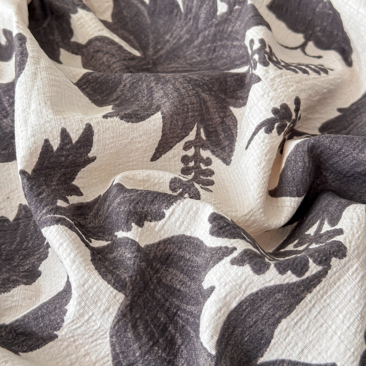 91家纺网 家纺一手货源 找家纺 梦嘉居 2025新款加厚亚麻皱皱纱床笠单床笠枕套床笠单品 扶桑花