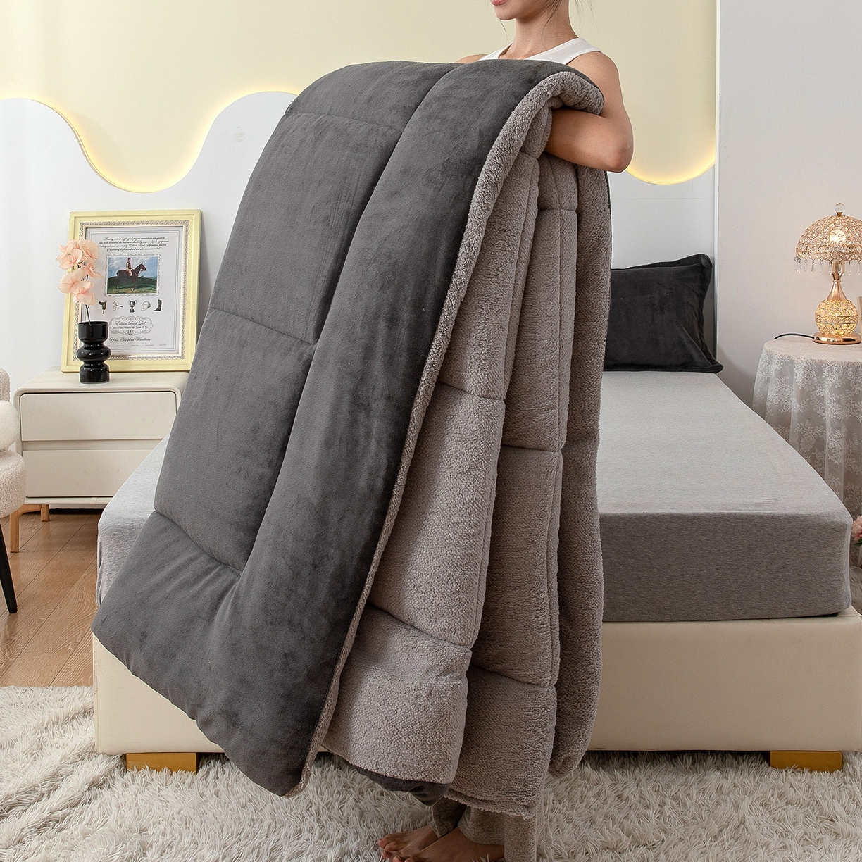 91家纺网 家纺一手货源 找家纺 （总）悦织湾家纺 2025暖绒冬季被子A面雪花绒牛奶绒塔芙绒B面羊羔绒加厚速暖2025新款跨境出口外贸电商热销款可定做