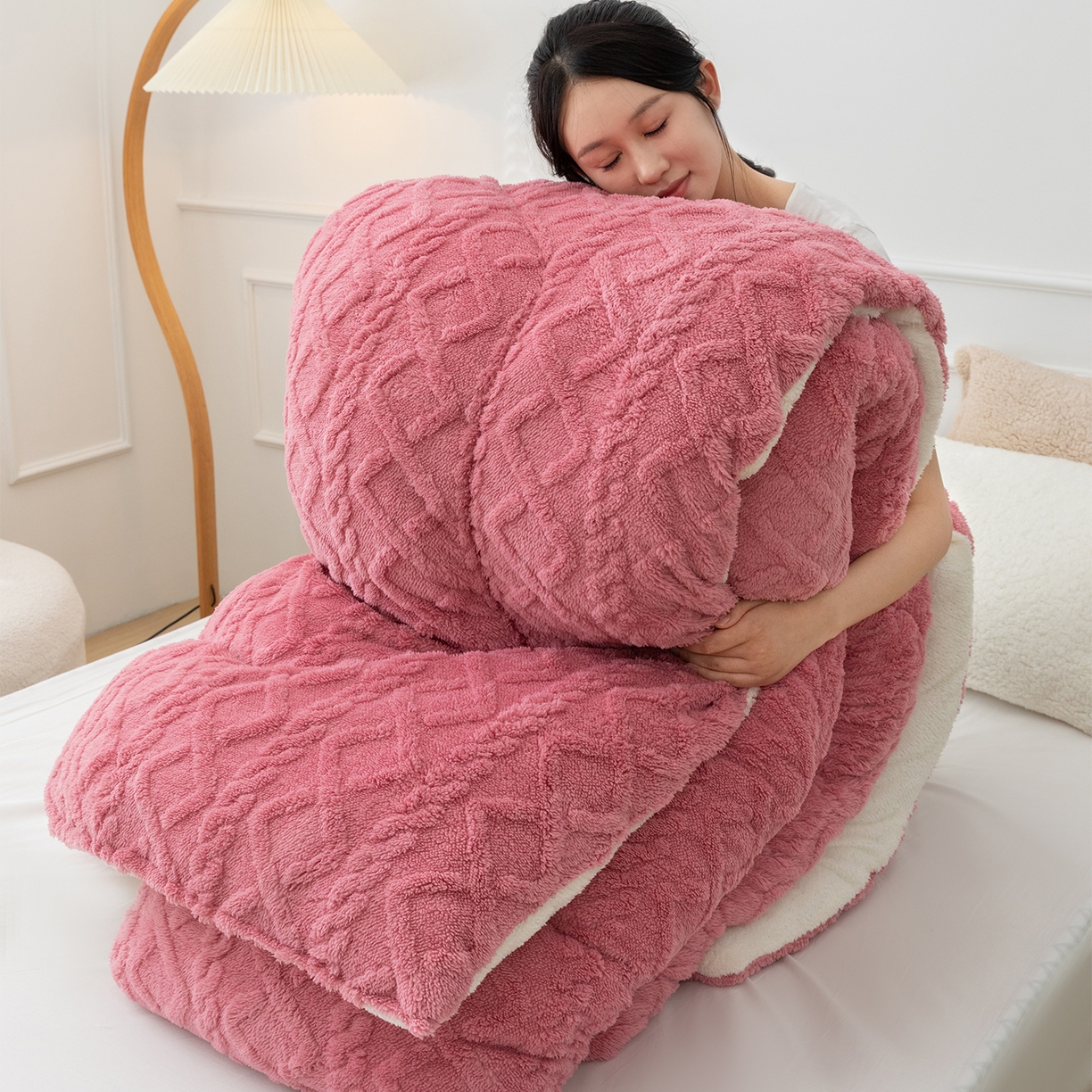 91家纺网 家纺一手货源 找家纺 （总）悦织湾家纺 2025暖绒冬季被子A面雪花绒牛奶绒塔芙绒B面羊羔绒加厚速暖2025新款跨境出口外贸电商热销款可定做