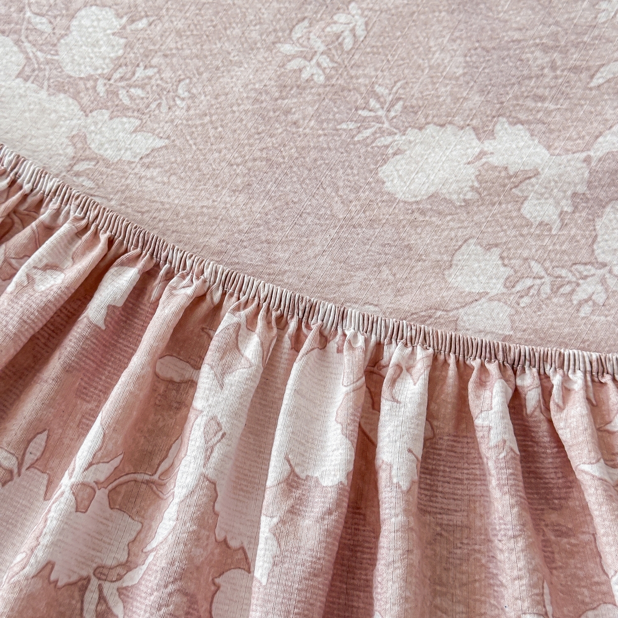 91家纺网 家纺一手货源 找家纺 梦嘉居 2025新款加厚亚麻皱皱纱床笠单床笠枕套床笠单品 风铃草