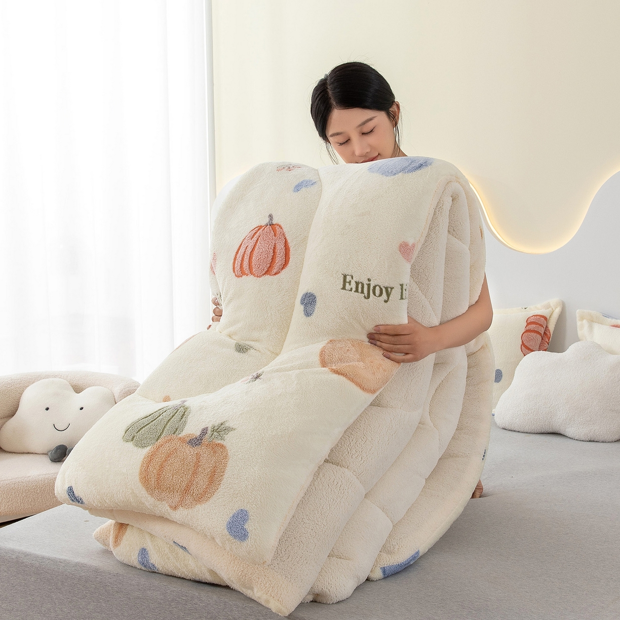 91家纺网 家纺一手货源 找家纺 （总）悦织湾家纺 2025暖绒冬季被子A面雪花绒牛奶绒塔芙绒B面羊羔绒加厚速暖2025新款跨境出口外贸电商热销款可定做