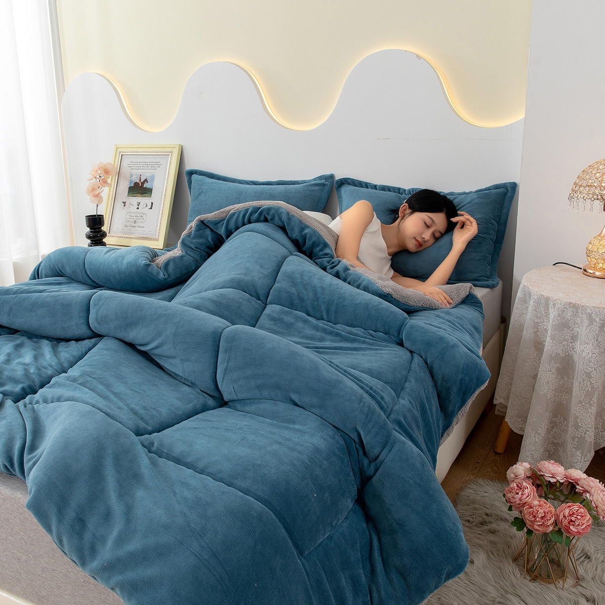 91家纺网 家纺一手货源 找家纺 悦织湾家纺 2025暖绒冬季被子A面雪花绒牛奶绒塔芙绒B面羊羔绒加厚速暖2025新款跨境出口外贸电商热销款可定做 牛奶绒被子蓝