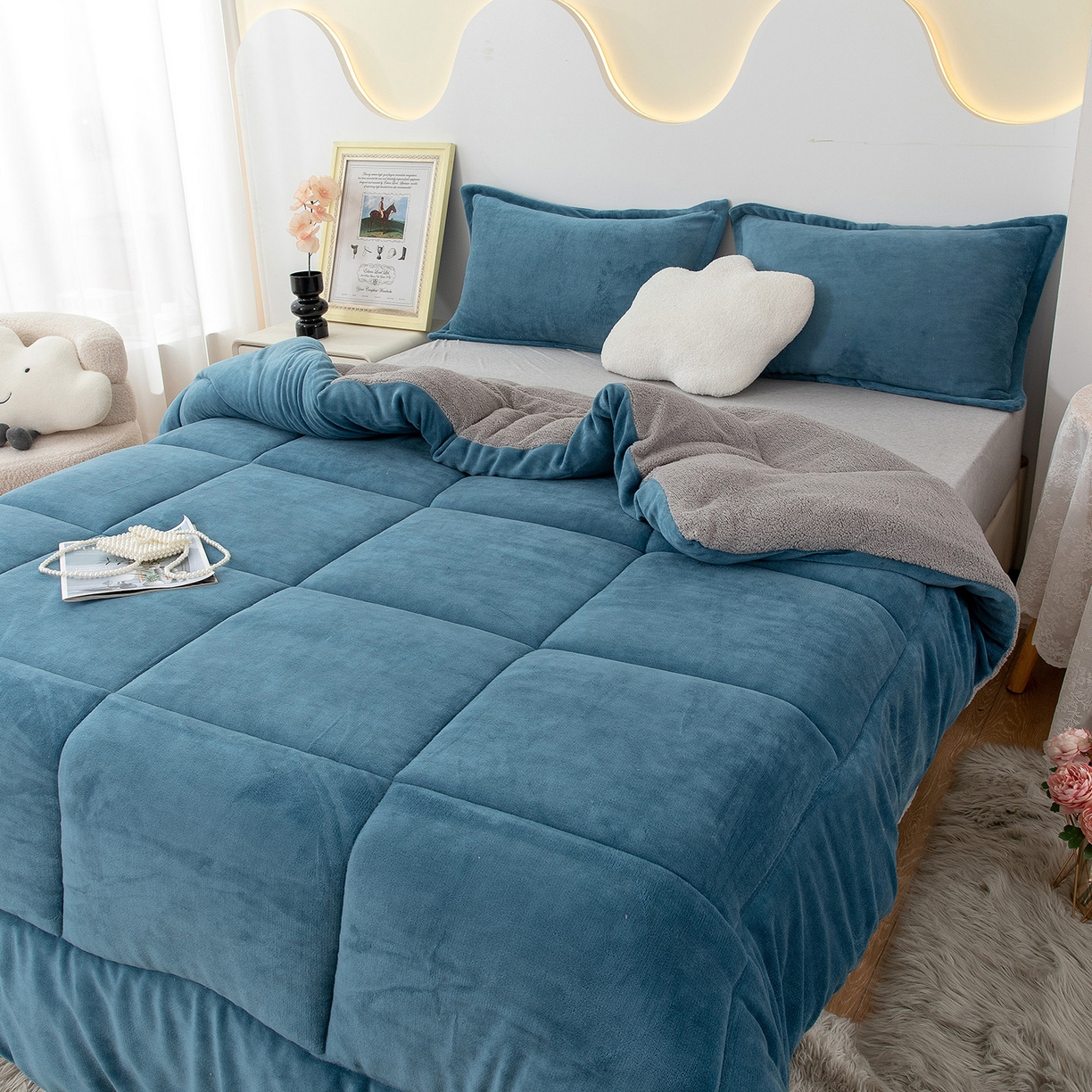 91家纺网 家纺一手货源 找家纺 悦织湾家纺 2025暖绒冬季被子A面雪花绒牛奶绒塔芙绒B面羊羔绒加厚速暖2025新款跨境出口外贸电商热销款可定做 牛奶绒被子蓝