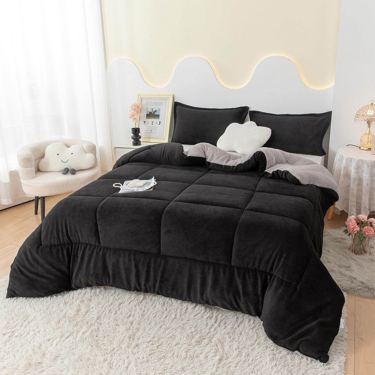 91家纺网 家纺一手货源 找家纺 悦织湾家纺 2025暖绒冬季被子A面雪花绒牛奶绒塔芙绒B面羊羔绒加厚速暖2025新款跨境出口外贸电商热销款可定做 牛奶绒被子黑