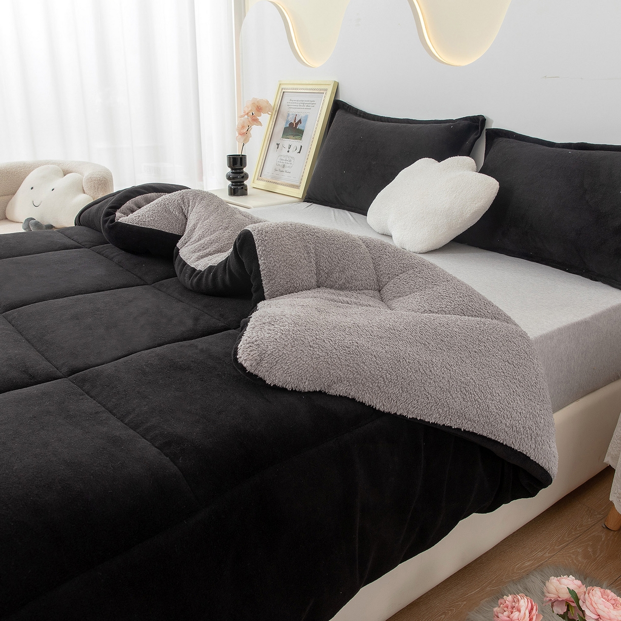 91家纺网 家纺一手货源 找家纺 悦织湾家纺 2025暖绒冬季被子A面雪花绒牛奶绒塔芙绒B面羊羔绒加厚速暖2025新款跨境出口外贸电商热销款可定做 牛奶绒被子黑