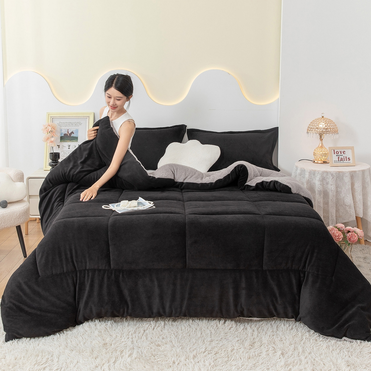 91家纺网 家纺一手货源 找家纺 悦织湾家纺 2025暖绒冬季被子A面雪花绒牛奶绒塔芙绒B面羊羔绒加厚速暖2025新款跨境出口外贸电商热销款可定做 牛奶绒被子黑