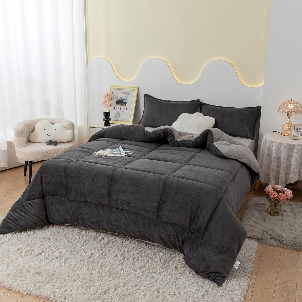 91家纺网 家纺一手货源 找家纺 悦织湾家纺 2025暖绒冬季被子A面雪花绒牛奶绒塔芙绒B面羊羔绒加厚速暖2025新款跨境出口外贸电商热销款可定做 牛奶绒被子灰