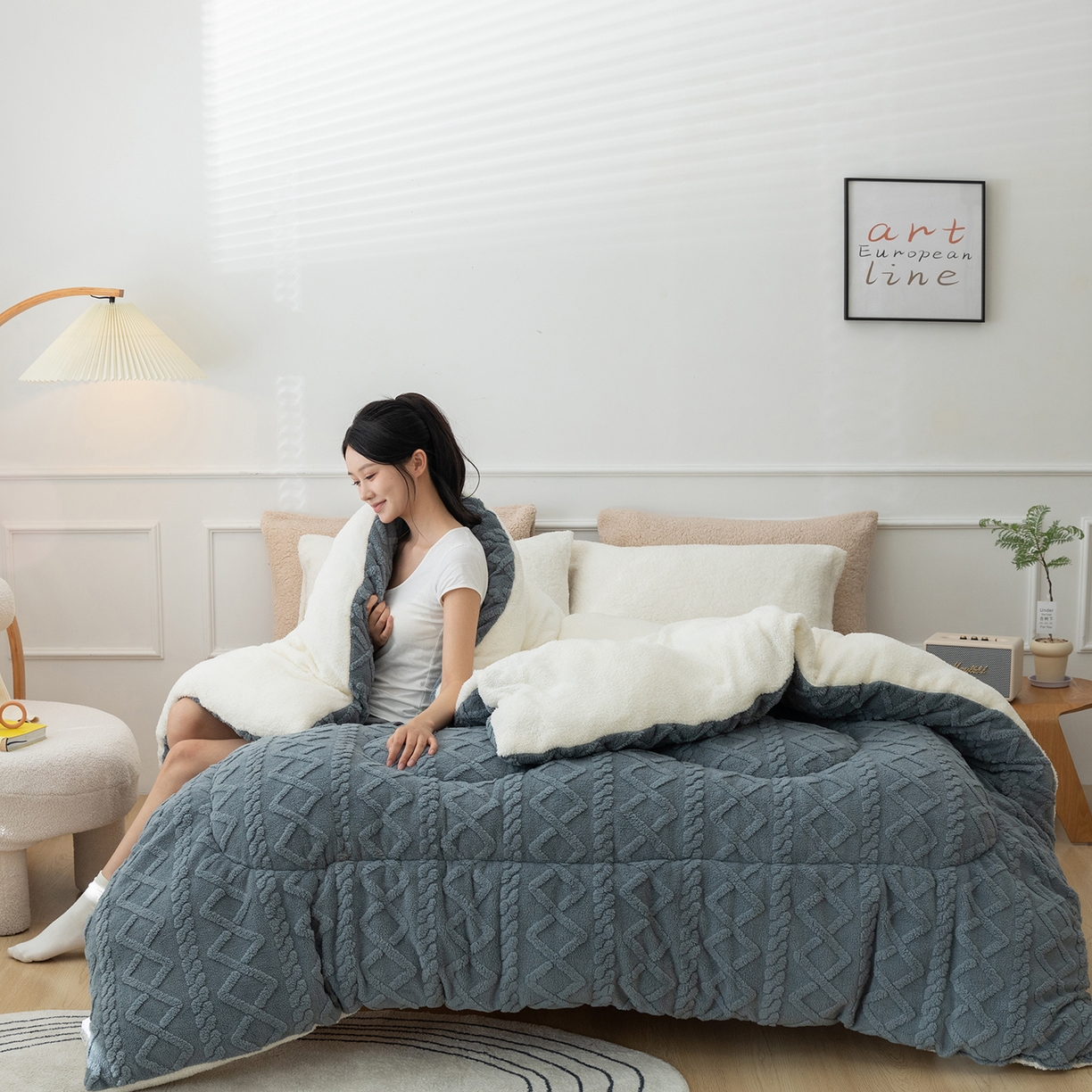 91家纺网 家纺一手货源 找家纺 悦织湾家纺 2025暖绒冬季被子A面雪花绒牛奶绒塔芙绒B面羊羔绒加厚速暖2025新款跨境出口外贸电商热销款可定做 塔芙绒被子典雅灰