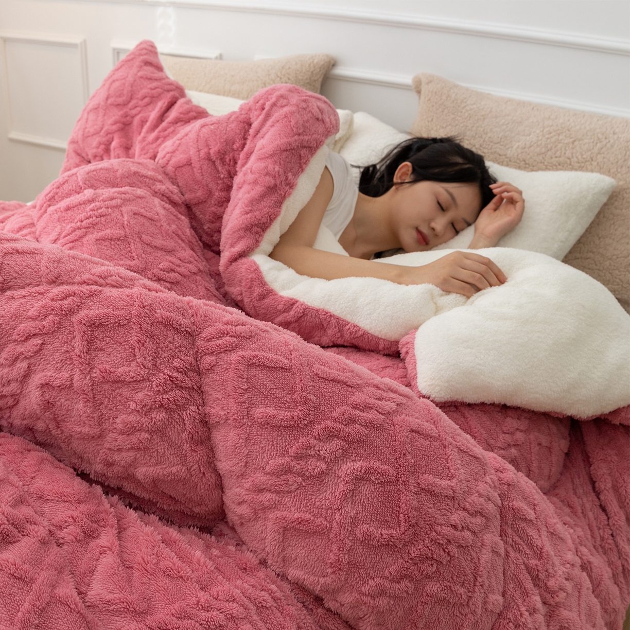 91家纺网 家纺一手货源 找家纺 悦织湾家纺 2025暖绒冬季被子A面雪花绒牛奶绒塔芙绒B面羊羔绒加厚速暖2025新款跨境出口外贸电商热销款可定做 塔芙绒被子豆沙粉