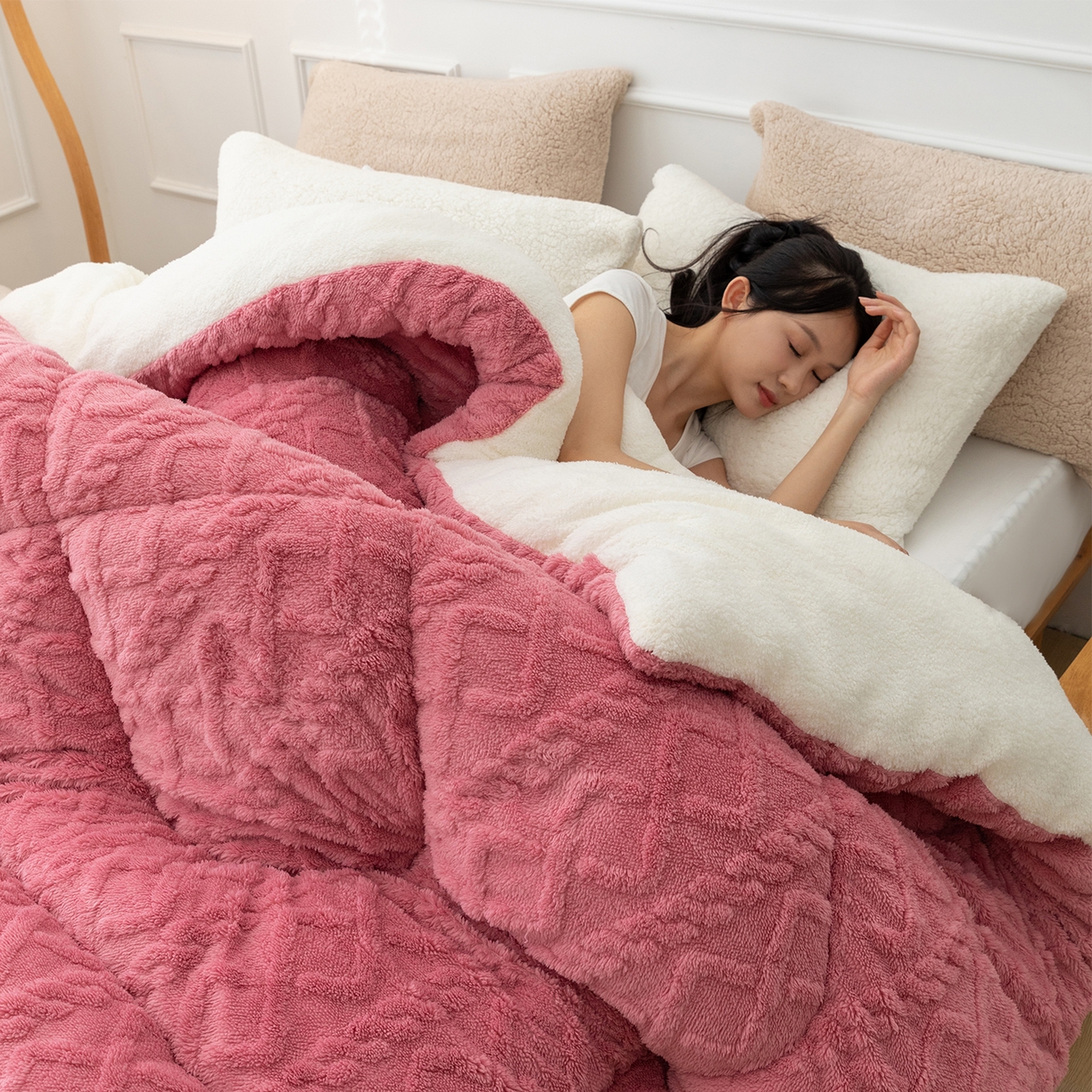 91家纺网 家纺一手货源 找家纺 悦织湾家纺 2025暖绒冬季被子A面雪花绒牛奶绒塔芙绒B面羊羔绒加厚速暖2025新款跨境出口外贸电商热销款可定做 塔芙绒被子豆沙粉