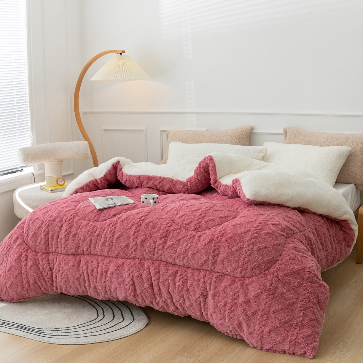 91家纺网 家纺一手货源 找家纺 悦织湾家纺 2025暖绒冬季被子A面雪花绒牛奶绒塔芙绒B面羊羔绒加厚速暖2025新款跨境出口外贸电商热销款可定做 塔芙绒被子豆沙粉