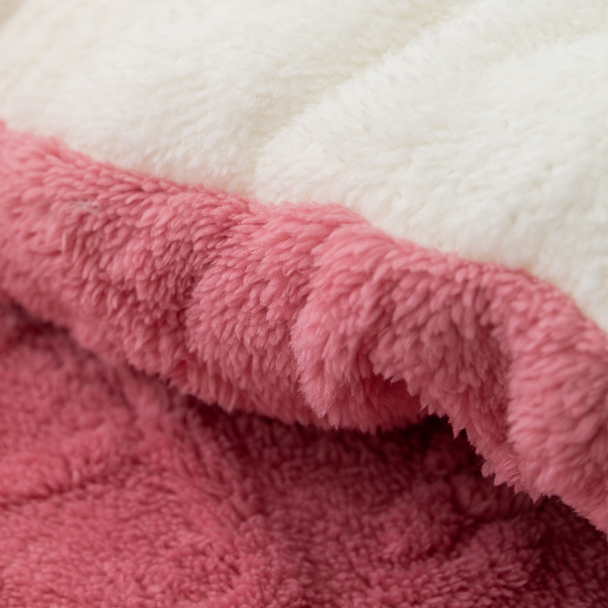 91家纺网 家纺一手货源 找家纺 悦织湾家纺 2025暖绒冬季被子A面雪花绒牛奶绒塔芙绒B面羊羔绒加厚速暖2025新款跨境出口外贸电商热销款可定做 塔芙绒被子豆沙粉