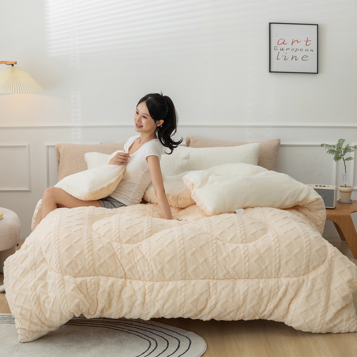 91家纺网 家纺一手货源 找家纺 悦织湾家纺 2025暖绒冬季被子A面雪花绒牛奶绒塔芙绒B面羊羔绒加厚速暖2025新款跨境出口外贸电商热销款可定做 塔芙绒被子米卡其