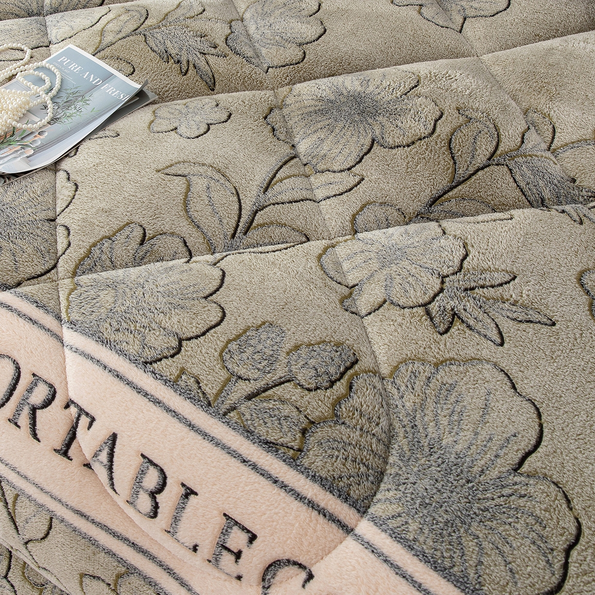 91家纺网 家纺一手货源 找家纺 悦织湾家纺 2025暖绒冬季被子A面雪花绒牛奶绒塔芙绒B面羊羔绒加厚速暖2025新款跨境出口外贸电商热销款可定做 雪花绒被子绿茶情话