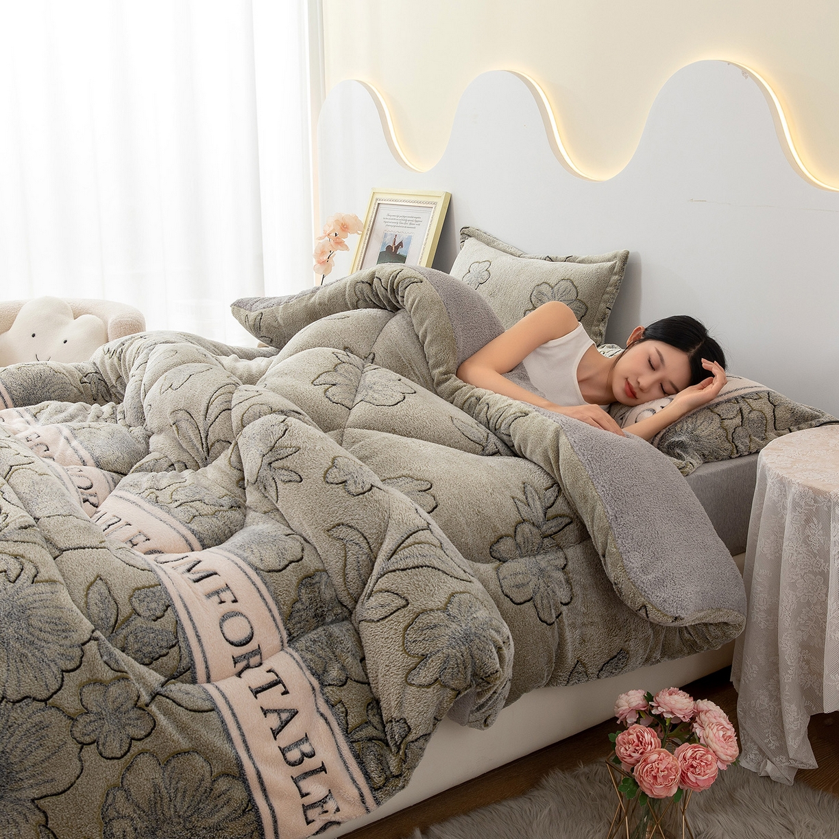 91家纺网 家纺一手货源 找家纺 悦织湾家纺 2025暖绒冬季被子A面雪花绒牛奶绒塔芙绒B面羊羔绒加厚速暖2025新款跨境出口外贸电商热销款可定做 雪花绒被子绿茶情话