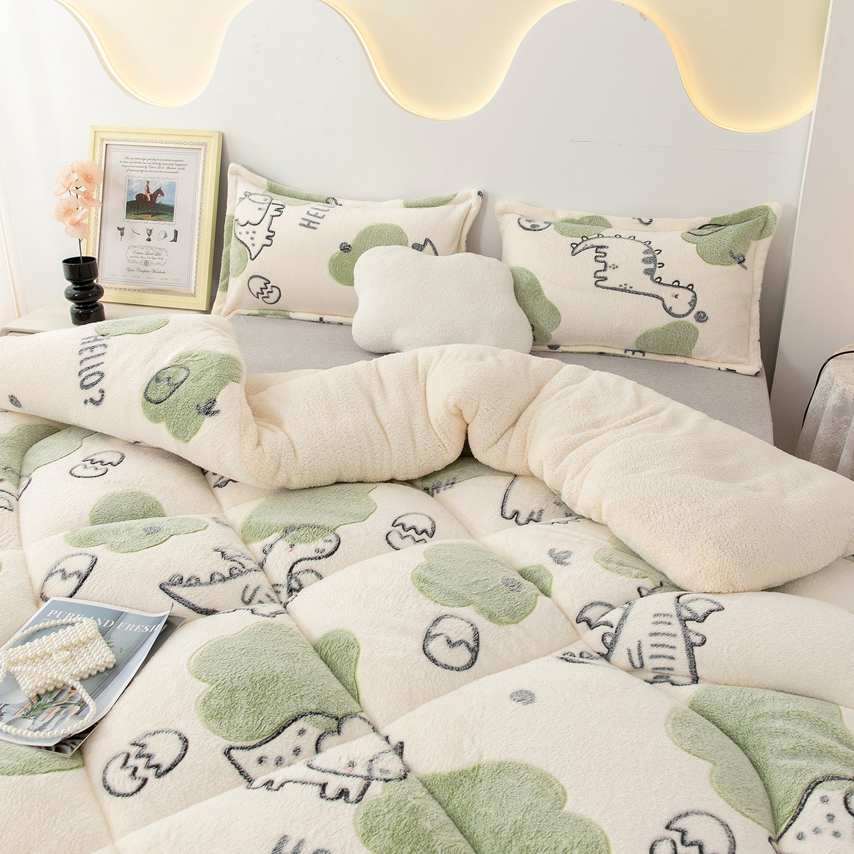 91家纺网 家纺一手货源 找家纺 悦织湾家纺 2025暖绒冬季被子A面雪花绒牛奶绒塔芙绒B面羊羔绒加厚速暖2025新款跨境出口外贸电商热销款可定做 雪花绒丛林恐龙