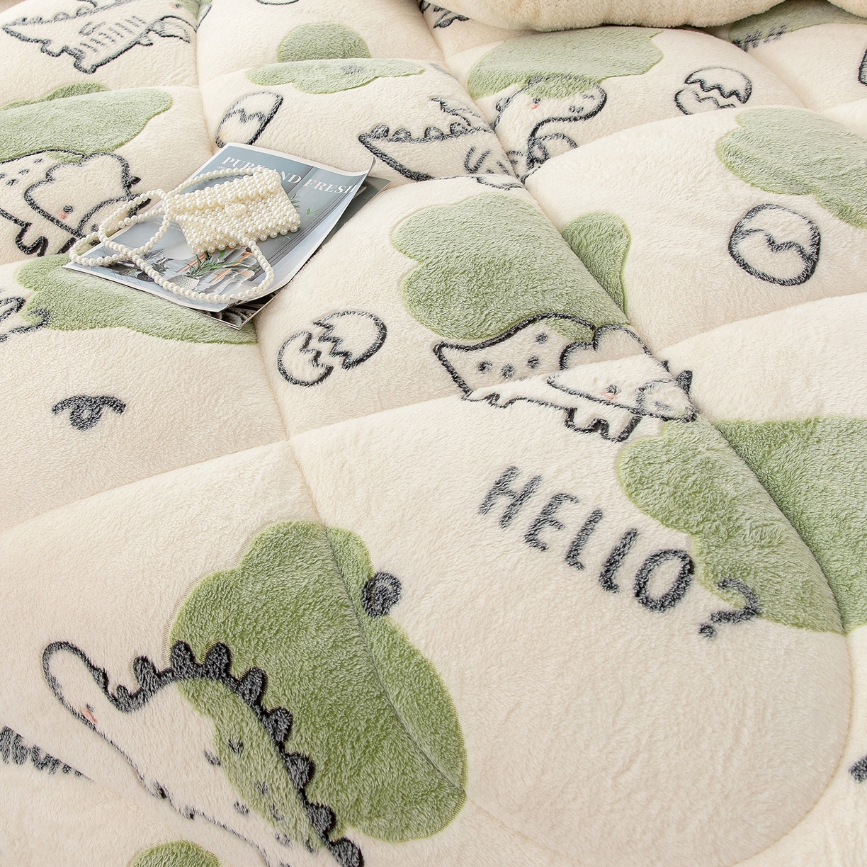 91家纺网 家纺一手货源 找家纺 悦织湾家纺 2025暖绒冬季被子A面雪花绒牛奶绒塔芙绒B面羊羔绒加厚速暖2025新款跨境出口外贸电商热销款可定做 雪花绒丛林恐龙