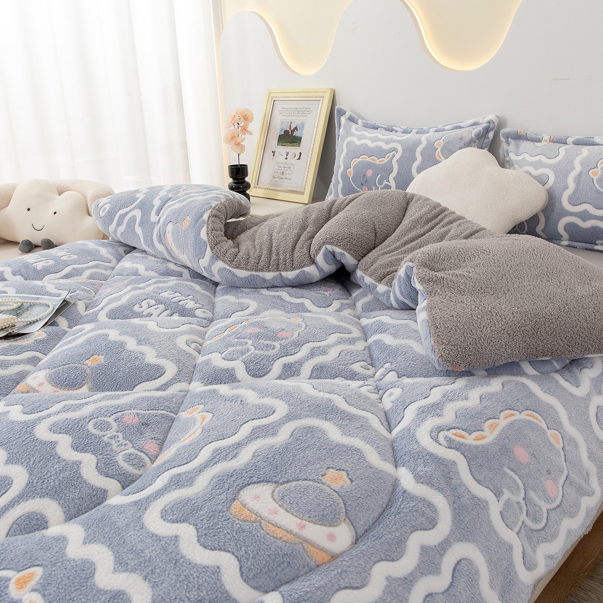 91家纺网 家纺一手货源 找家纺 悦织湾家纺 2025暖绒冬季被子A面雪花绒牛奶绒塔芙绒B面羊羔绒加厚速暖2025新款跨境出口外贸电商热销款可定做 雪花绒萌方恐龙