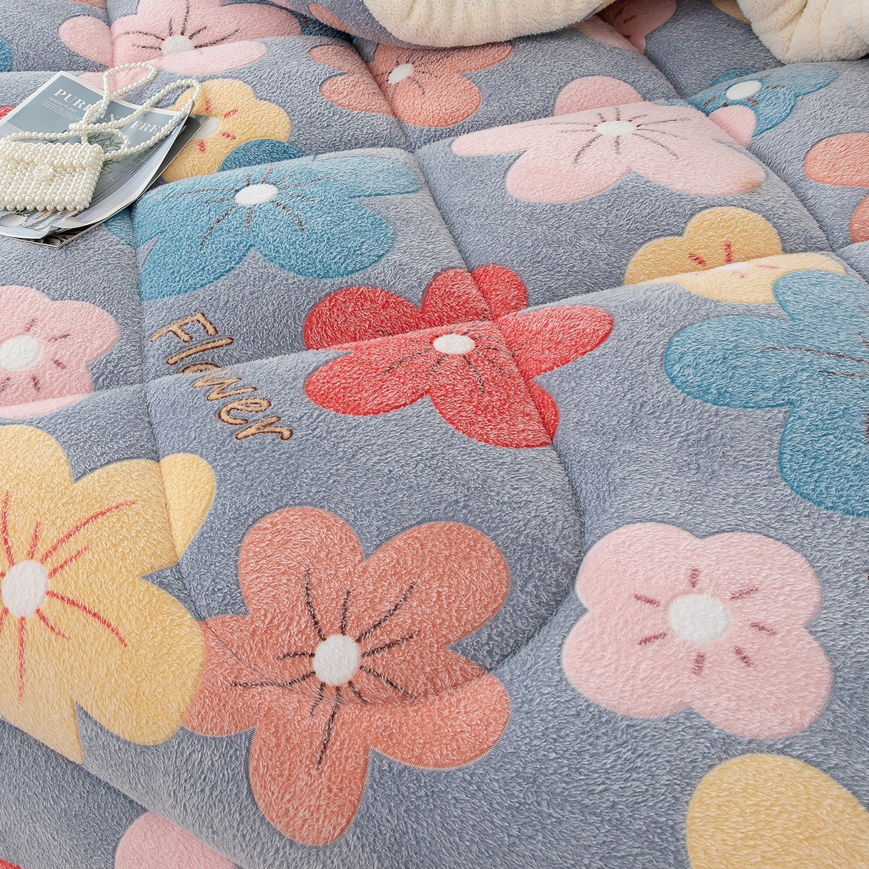 91家纺网 家纺一手货源 找家纺 悦织湾家纺 2025暖绒冬季被子A面雪花绒牛奶绒塔芙绒B面羊羔绒加厚速暖2025新款跨境出口外贸电商热销款可定做 雪花绒妙笔生花