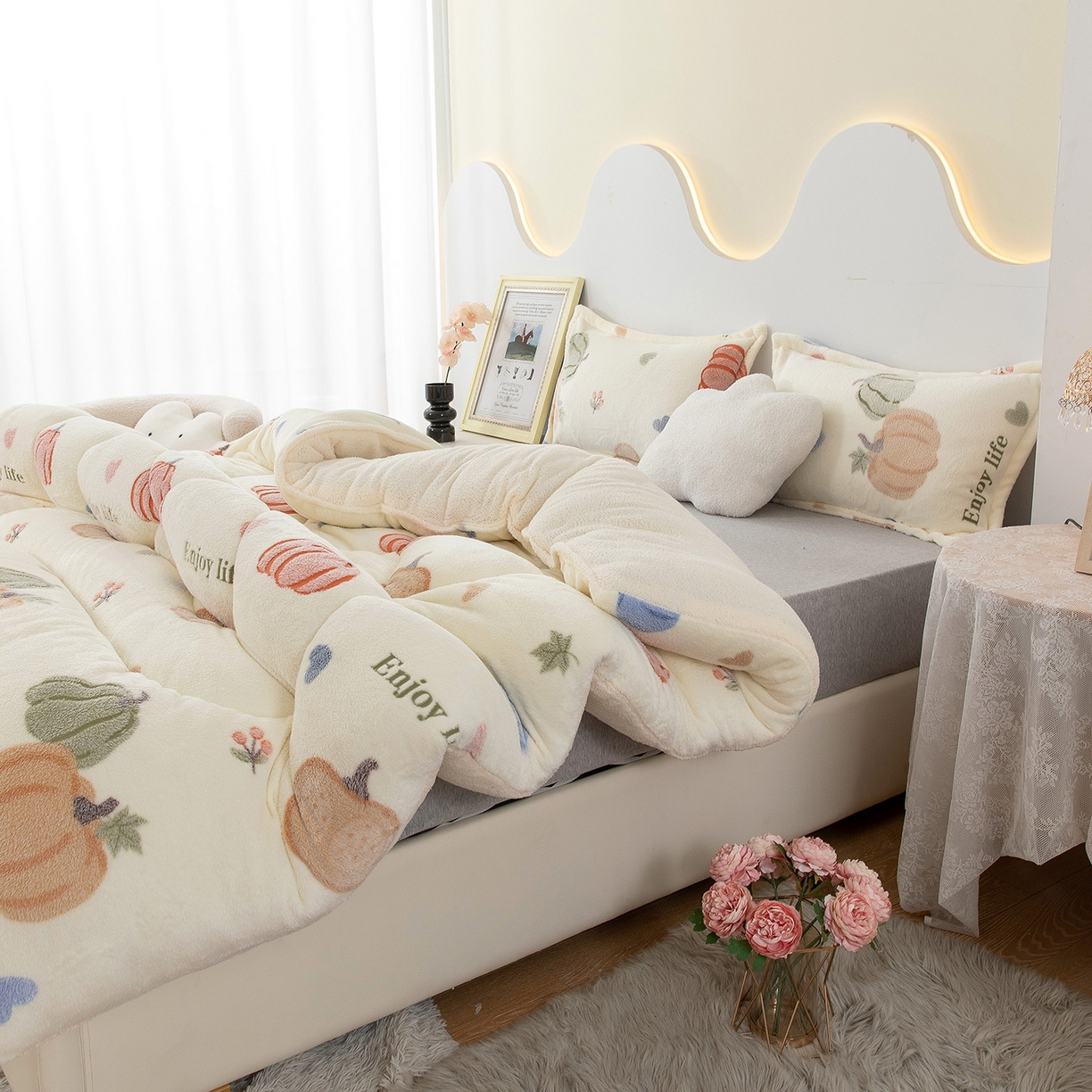 91家纺网 家纺一手货源 找家纺 悦织湾家纺 2025暖绒冬季被子A面雪花绒牛奶绒塔芙绒B面羊羔绒加厚速暖2025新款跨境出口外贸电商热销款可定做 雪花绒南瓜派对