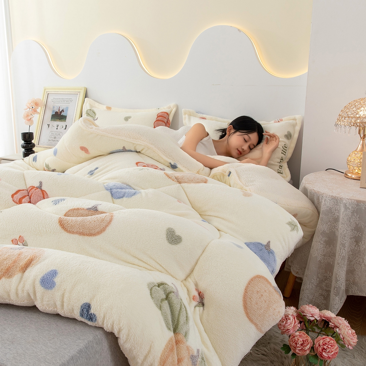 91家纺网 家纺一手货源 找家纺 悦织湾家纺 2025暖绒冬季被子A面雪花绒牛奶绒塔芙绒B面羊羔绒加厚速暖2025新款跨境出口外贸电商热销款可定做 雪花绒南瓜派对