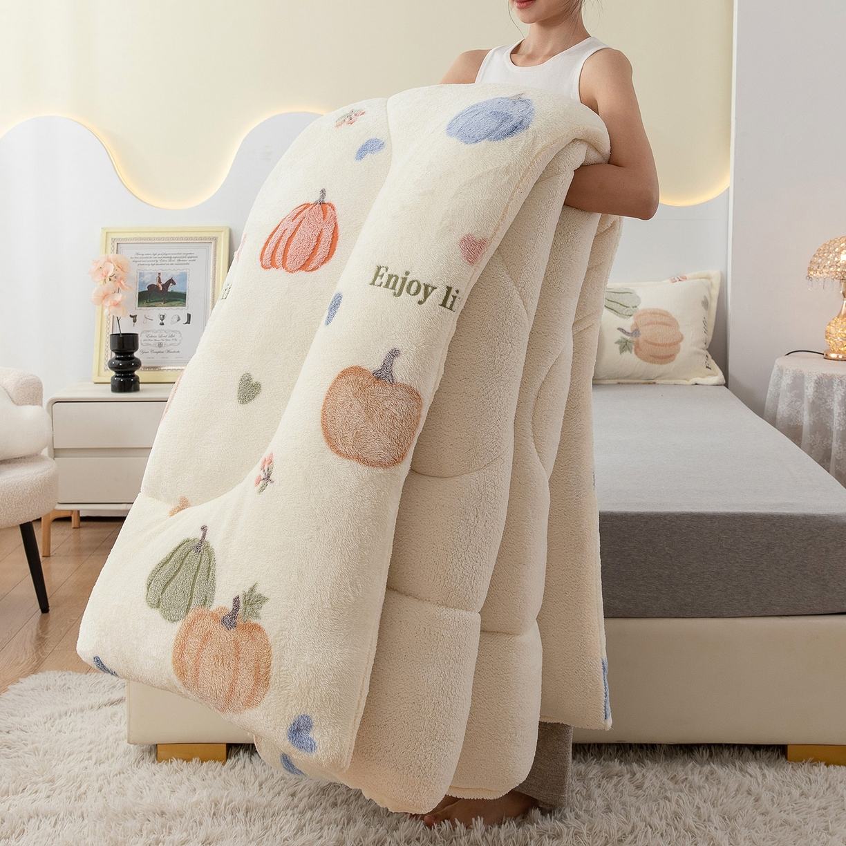 91家纺网 家纺一手货源 找家纺 悦织湾家纺 2025暖绒冬季被子A面雪花绒牛奶绒塔芙绒B面羊羔绒加厚速暖2025新款跨境出口外贸电商热销款可定做 雪花绒南瓜派对