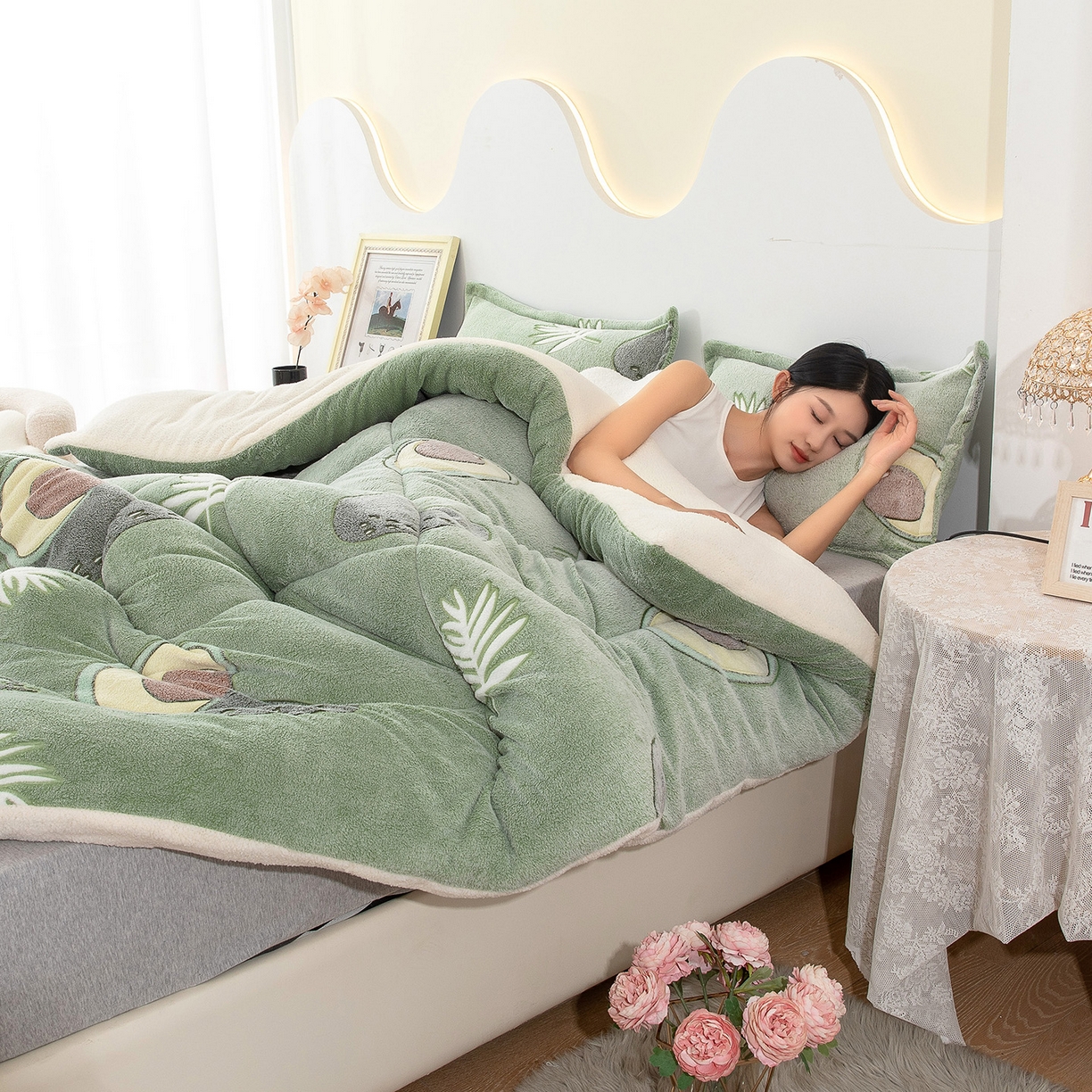 91家纺网 家纺一手货源 找家纺 悦织湾家纺 2025暖绒冬季被子A面雪花绒牛奶绒塔芙绒B面羊羔绒加厚速暖2025新款跨境出口外贸电商热销款可定做 雪花绒牛油果