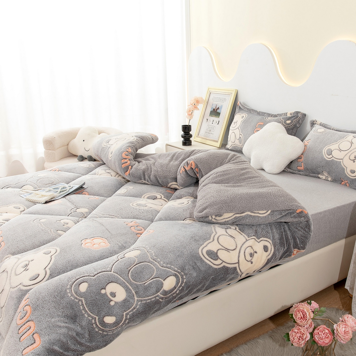 91家纺网 家纺一手货源 找家纺 悦织湾家纺 2025暖绒冬季被子A面雪花绒牛奶绒塔芙绒B面羊羔绒加厚速暖2025新款跨境出口外贸电商热销款可定做 雪花绒幸运熊