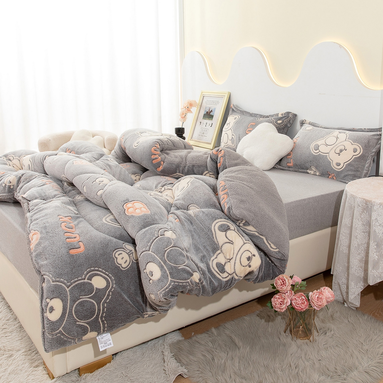 91家纺网 家纺一手货源 找家纺 悦织湾家纺 2025暖绒冬季被子A面雪花绒牛奶绒塔芙绒B面羊羔绒加厚速暖2025新款跨境出口外贸电商热销款可定做 雪花绒幸运熊