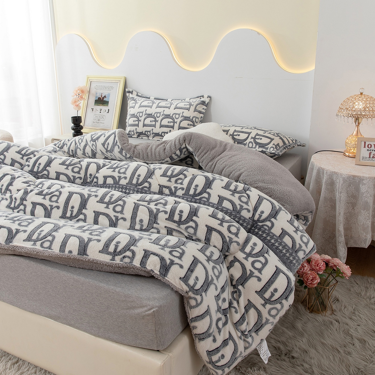 91家纺网 家纺一手货源 找家纺 悦织湾家纺 2025暖绒冬季被子A面雪花绒牛奶绒塔芙绒B面羊羔绒加厚速暖2025新款跨境出口外贸电商热销款可定做 雪花绒用心的爱