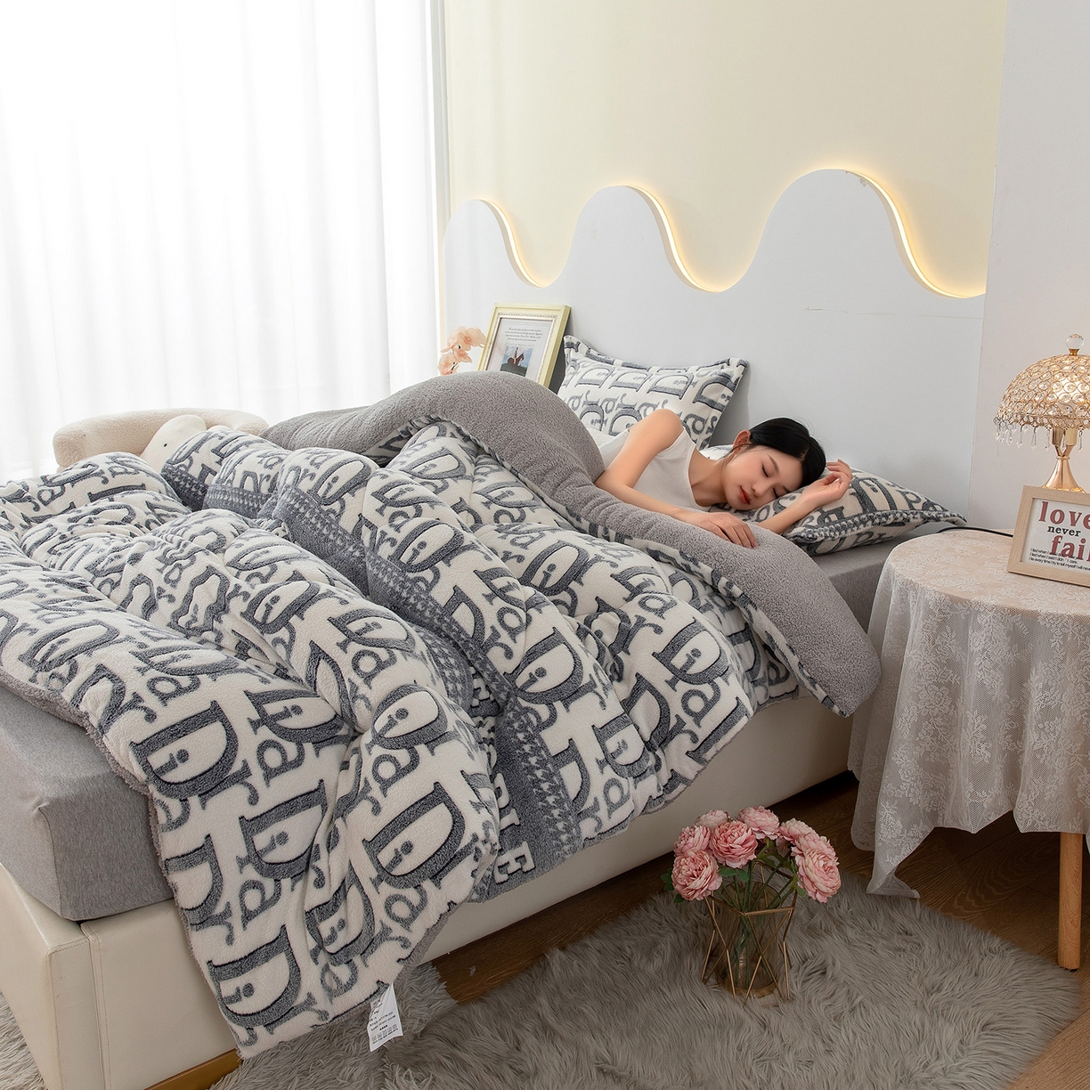 91家纺网 家纺一手货源 找家纺 悦织湾家纺 2025暖绒冬季被子A面雪花绒牛奶绒塔芙绒B面羊羔绒加厚速暖2025新款跨境出口外贸电商热销款可定做 雪花绒用心的爱