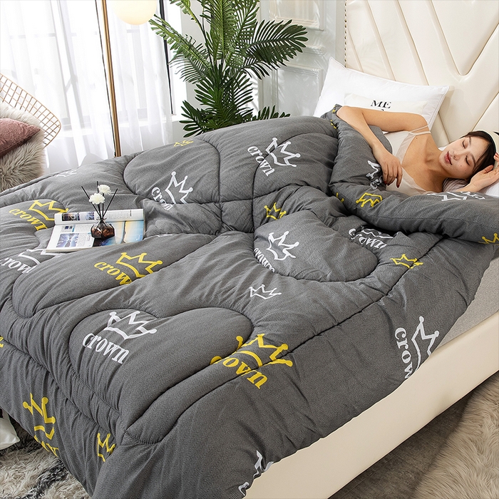 91家纺网 家纺一手货源 找家纺 悦织湾家纺 2025仿棉印花纯色学生被春秋被冬被四季通用被子被芯量多价优整年不断货 加冕