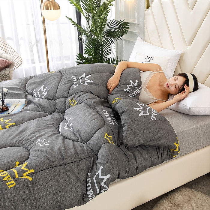 91家纺网 家纺一手货源 找家纺 悦织湾家纺 2025仿棉印花纯色学生被春秋被冬被四季通用被子被芯量多价优整年不断货 加冕