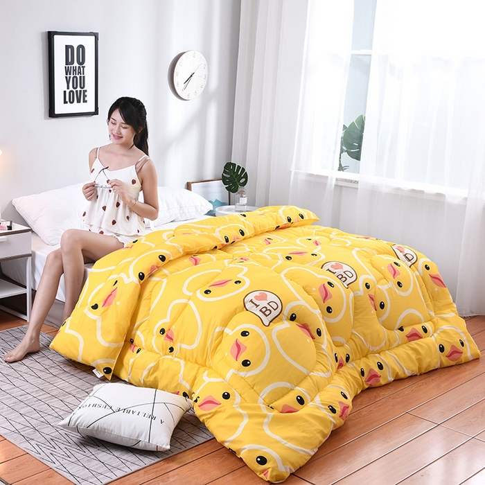 91家纺网 家纺一手货源 找家纺 悦织湾家纺 2025仿棉印花纯色学生被春秋被冬被四季通用被子被芯量多价优整年不断货 小黄鸭