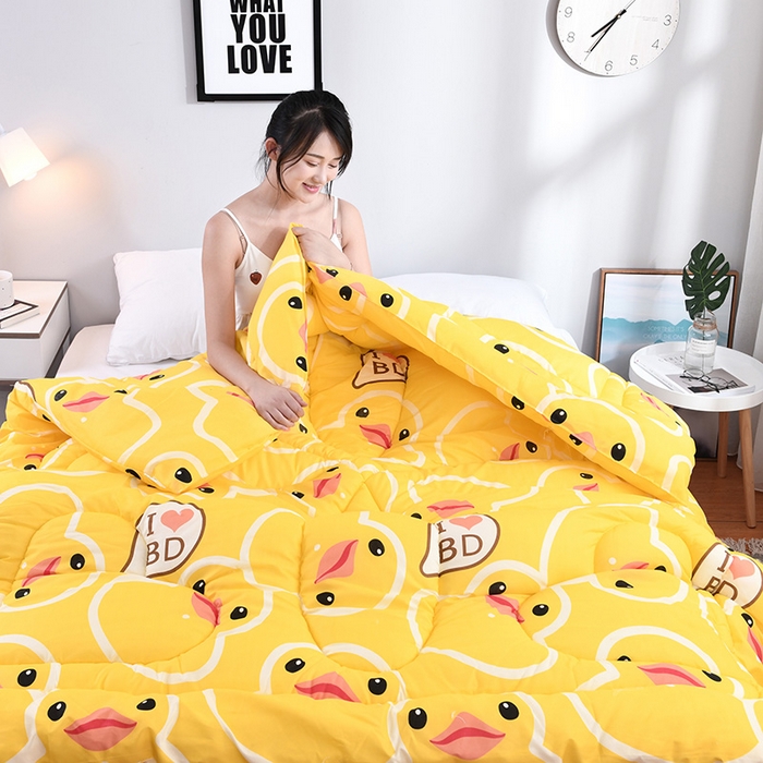 91家纺网 家纺一手货源 找家纺 悦织湾家纺 2025仿棉印花纯色学生被春秋被冬被四季通用被子被芯量多价优整年不断货 小黄鸭