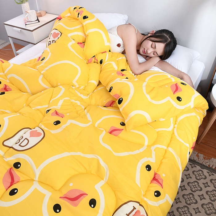 91家纺网 家纺一手货源 找家纺 悦织湾家纺 2025仿棉印花纯色学生被春秋被冬被四季通用被子被芯量多价优整年不断货 小黄鸭